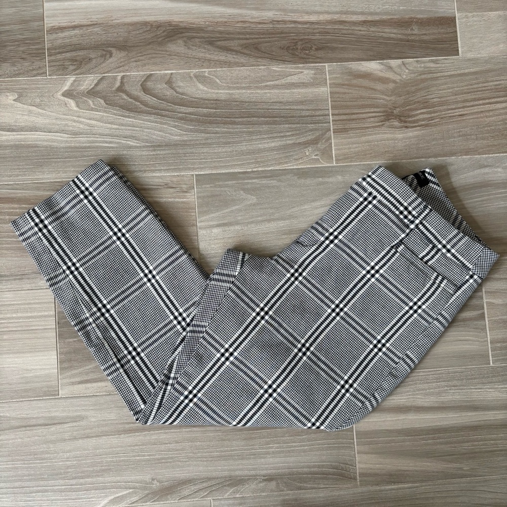 Banana Republic Women’s Curvy Mid-Rise Skinny Sloan Black and White Plaid Pants